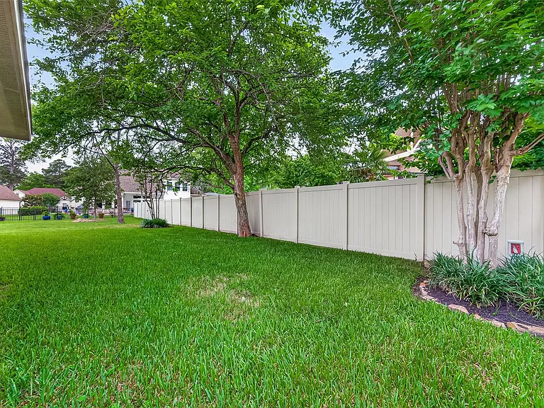 127 Monterrey Rd W — Photo 49