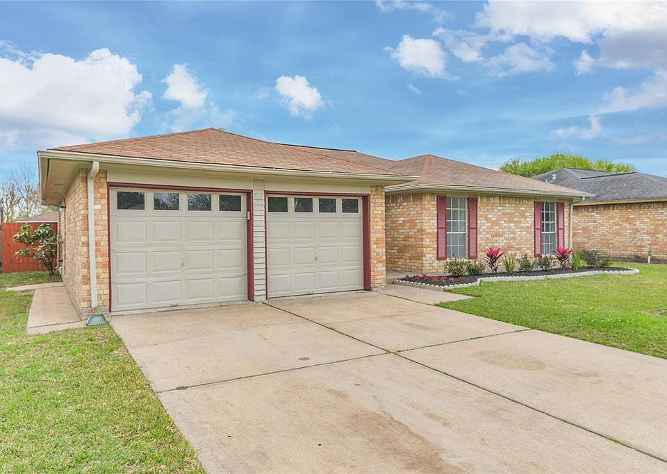 1st image of 3201 Brookhurst Ln
