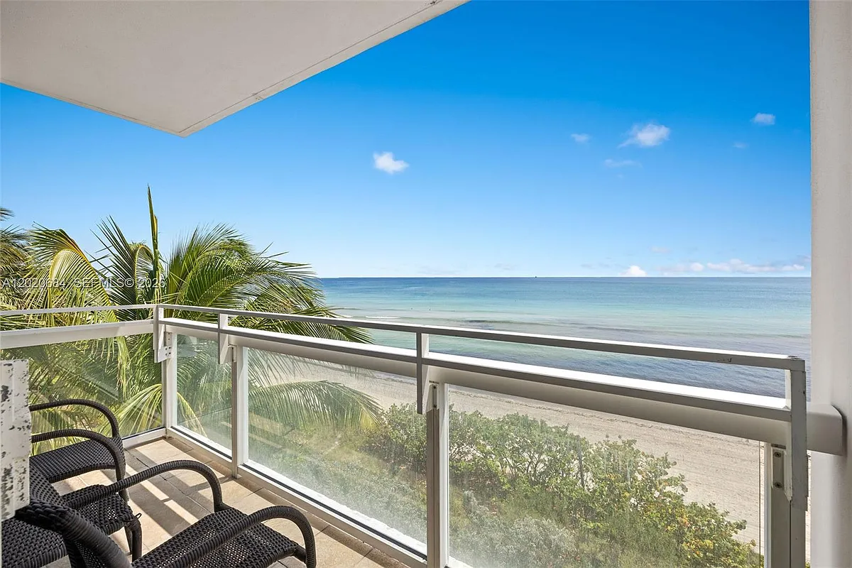 Building Photo - 6801 Collins Ave #417