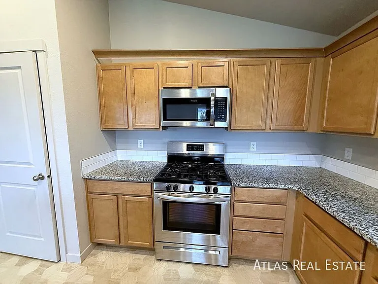 3007 N Cherry Grove Way — Photo 6