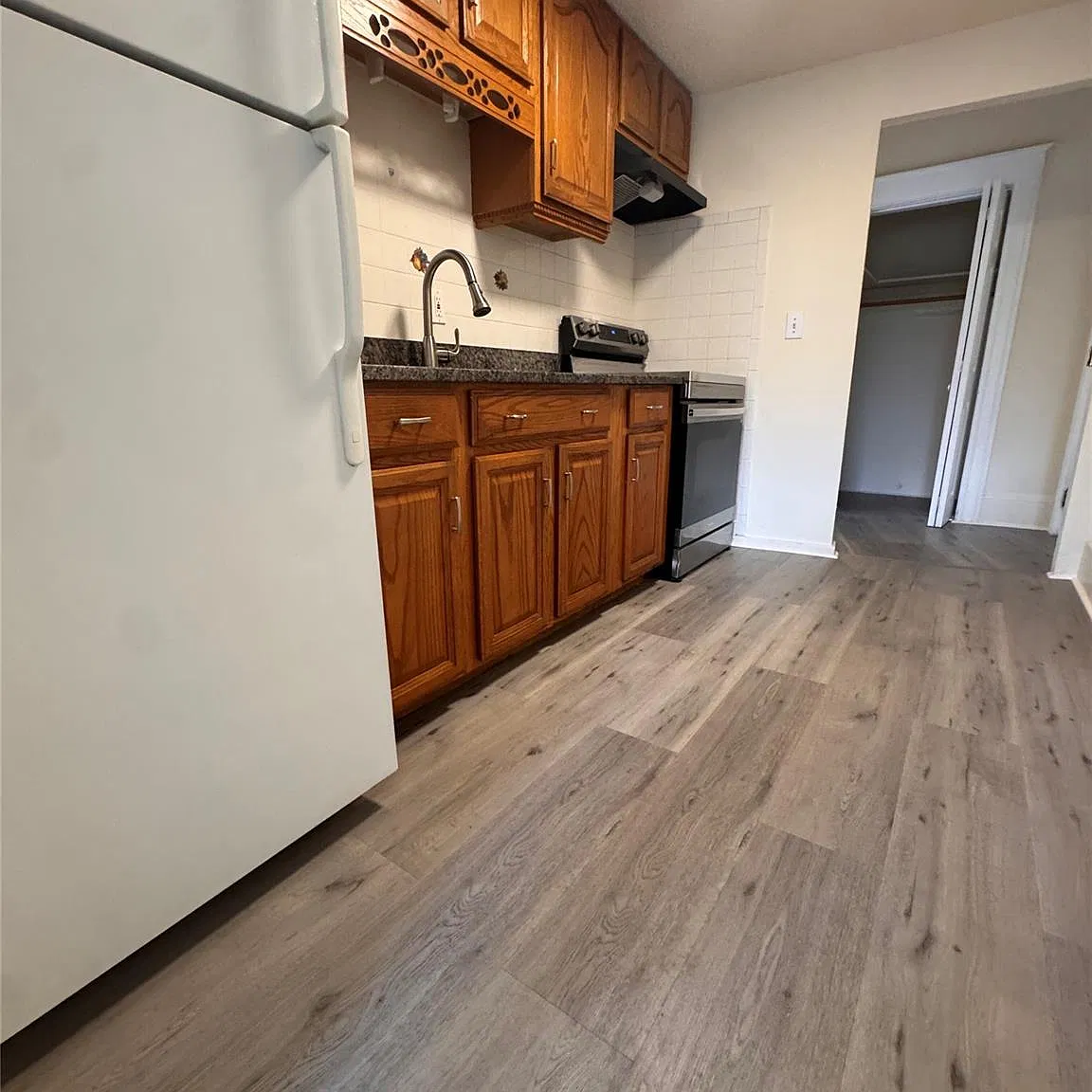 2 bed, 1.0 bath, 950 sqft, $2,300 — Photo 4