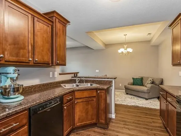 1597 Burr Dr — Photo 8