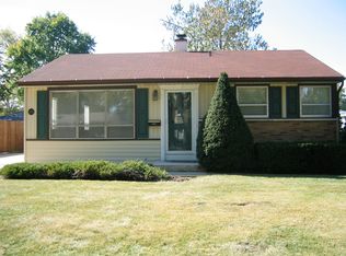 2201 Flicker Ln, Rolling Meadows, IL 60008