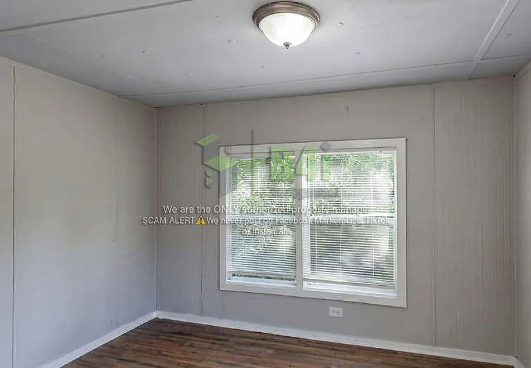122 Collins Rd — Photo 10