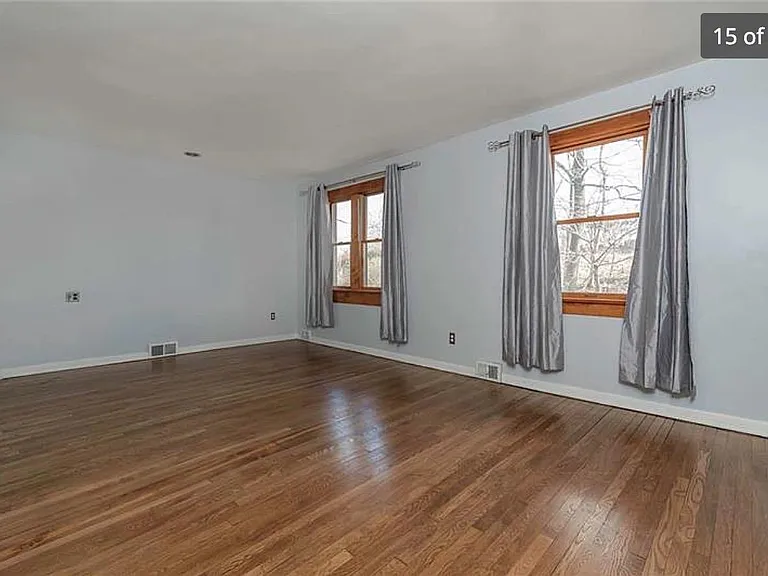 Bedroom 2 (2nd floor)