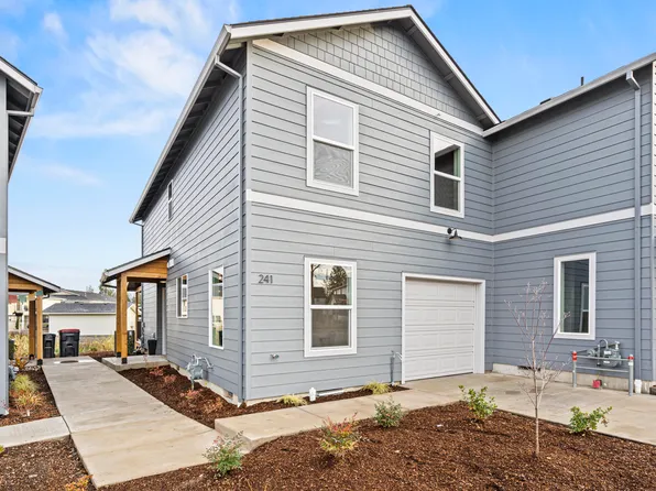 241 Dano Dr, Phoenix, OR 97535