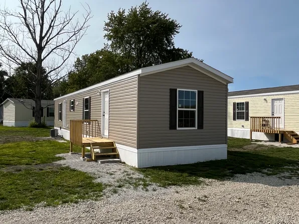 1513 County Road 2300 N #18, Urbana, IL 61802