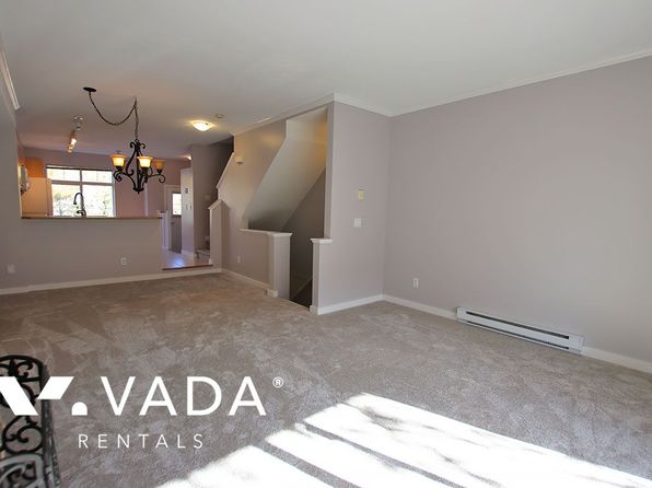 3 bedroom rental in Surrey — photo 4
