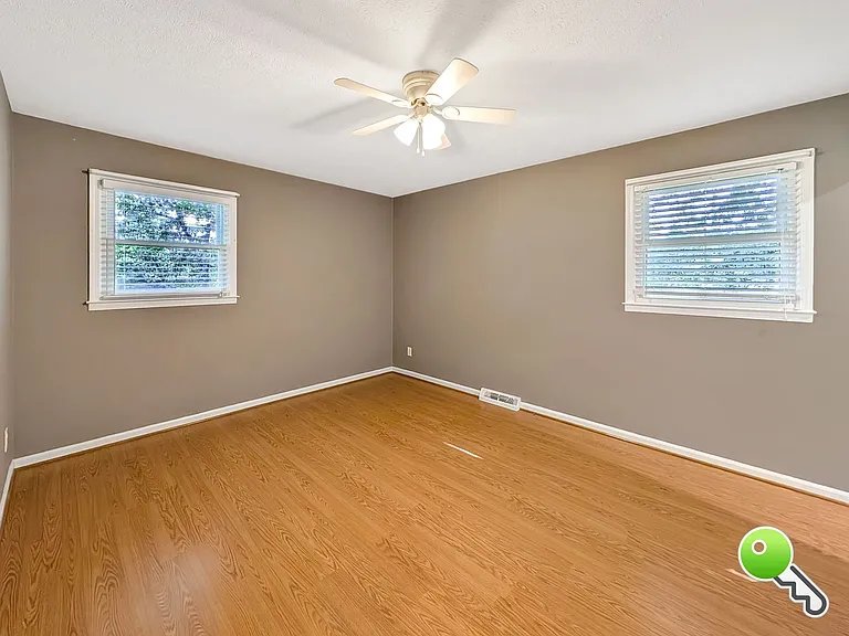 400 Burns Rd — Photo 10