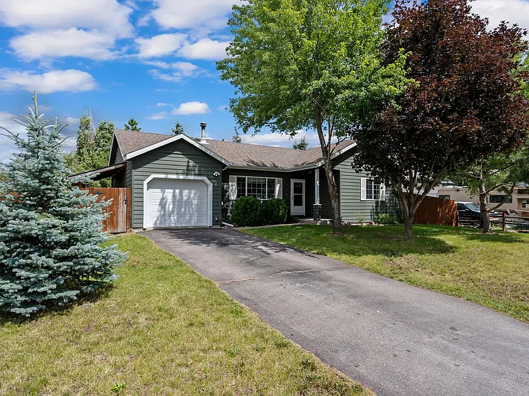 11 Karen Rd — Photo 16