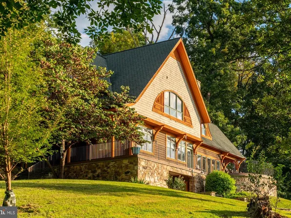 10210 Possum Hollow Dr, Delaplane, VA 20144