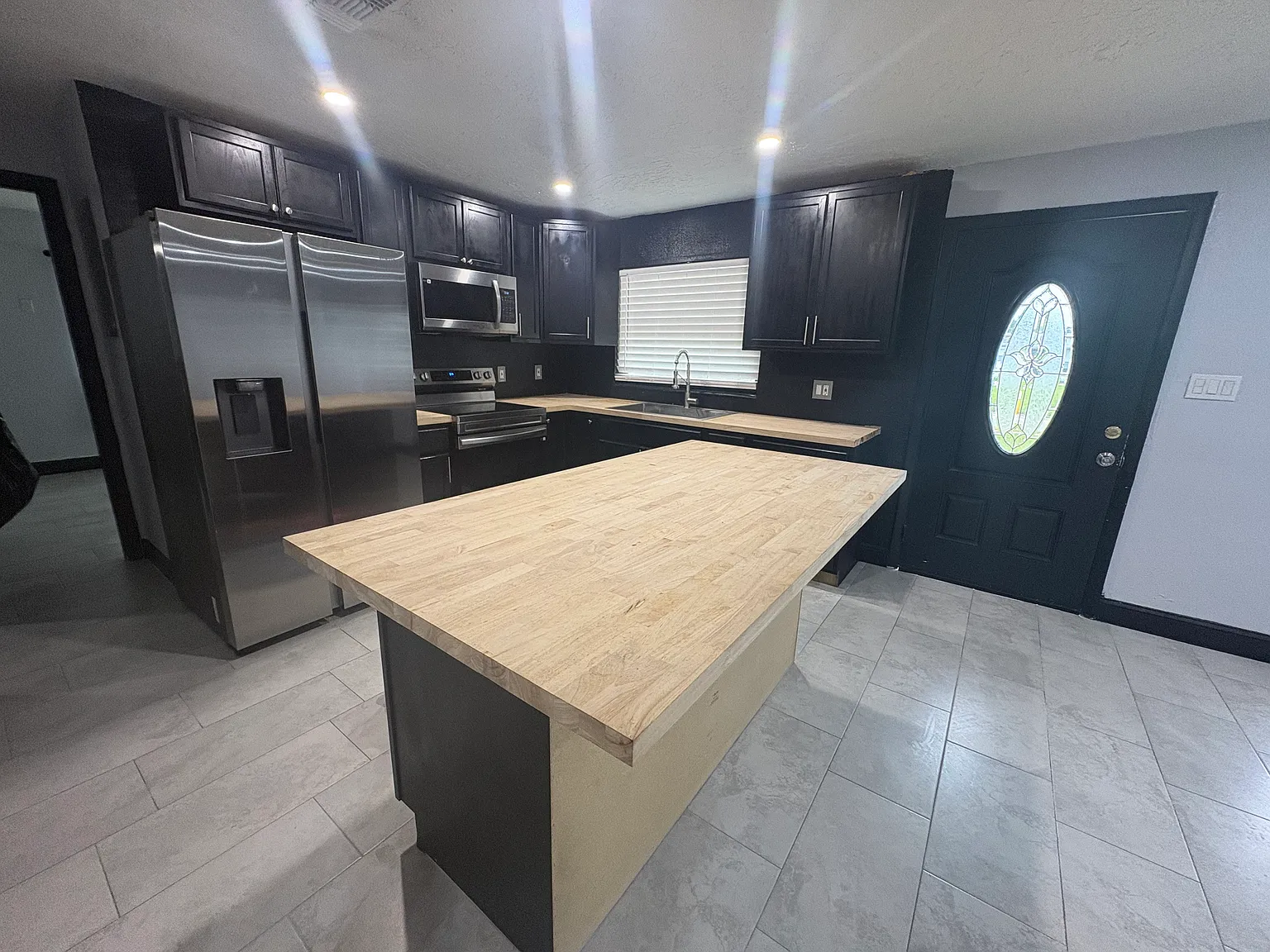 3 bed, 1300 sqft, $2,500 — Photo 3