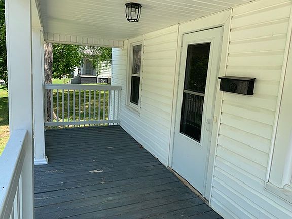 3rd image of 1009 McCormick St