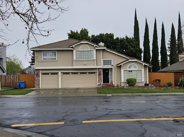 875 Christine Dr, Vacaville, CA 95687