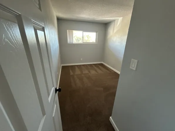 970 W 13th Ave APT 2, Escondido, CA 92025