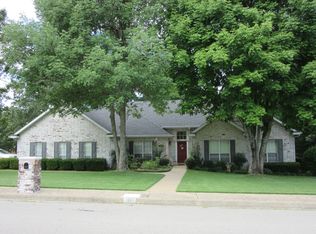 2927 S Club Oak Dr, Fayetteville, AR 72701