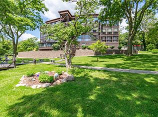 855 E Lake Shore Dr APT 3D, Decatur, IL 62521