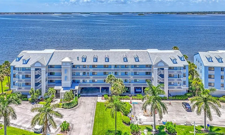 10 NE Plantation Rd #101