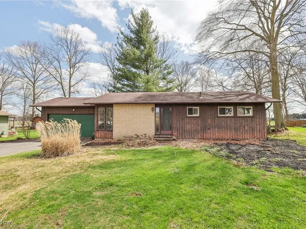 2580 Emmons Dr, Clinton, OH 44216