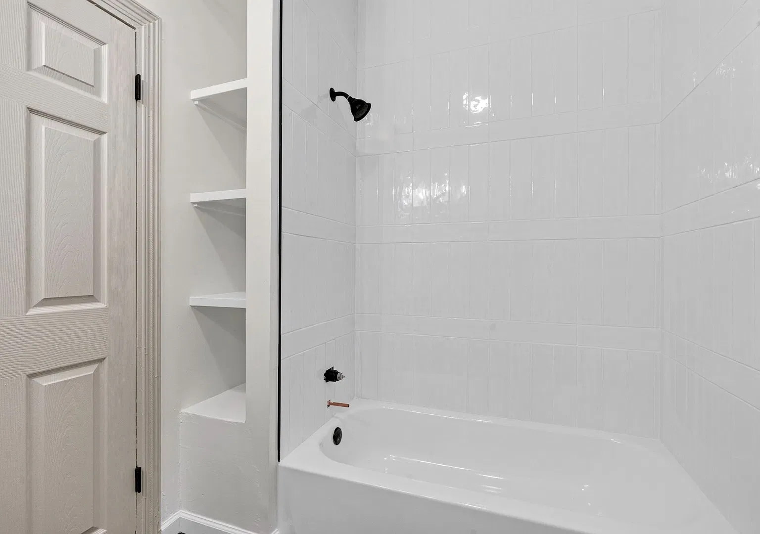 4bed/1bath unit with over 1400sqft of living space! - $200 Off First Month- Move In Special — Photo 3