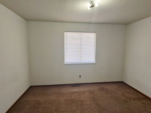 3rd image of 221 S 12th St