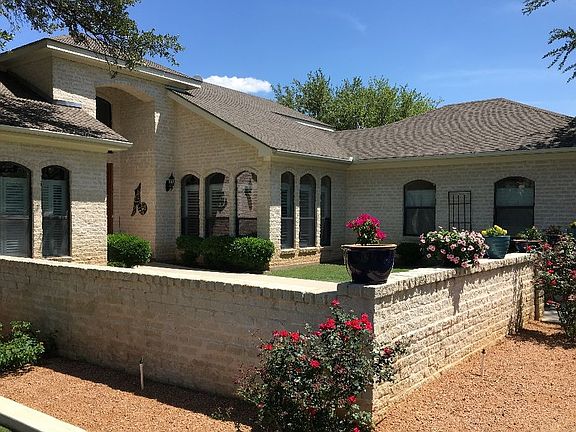 2nd image of 81 Oak Hill Cir
