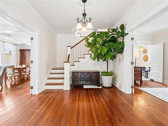 5th image of 825 Fern St