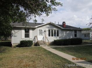 124 4th St, Illiopolis, IL 62539