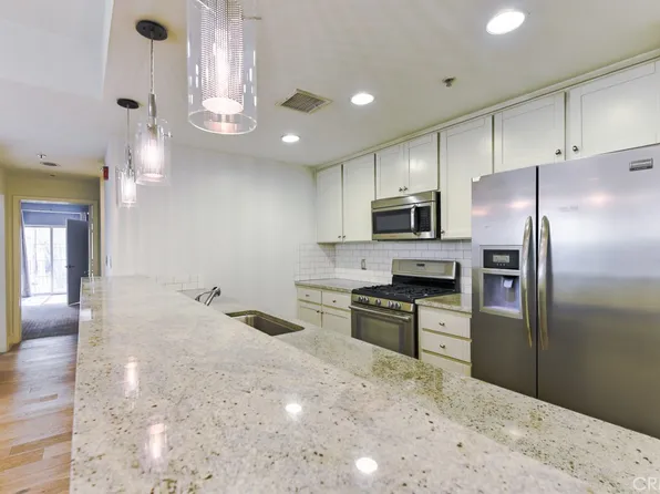 10639 Woodbridge St Unit 107, Toluca Lake, CA 91602