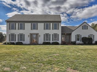 18 Draper Cir, Lititz, PA 17543