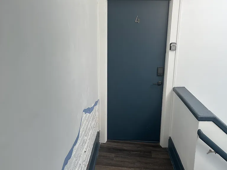 1646 Vine St #4 — Photo 8
