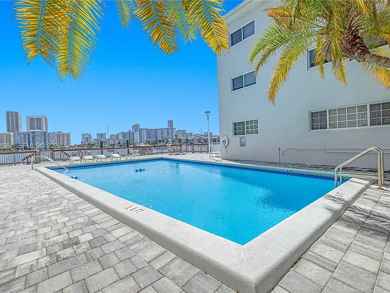 462 Golden Isles Dr #210 — Photo 25
