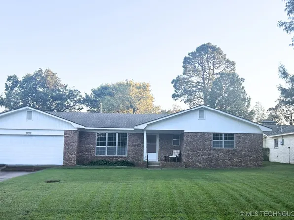 1304 SE 12th St, Wagoner, OK 74467