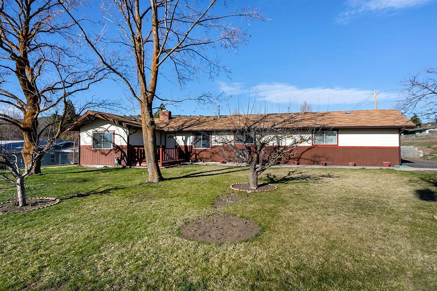 2315 Lindley Way photo 1