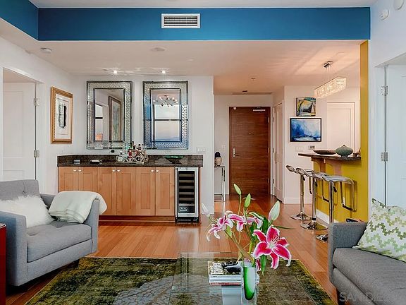 5th image of 700 W East St Unit 3404