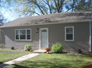 1803 Hillview Ln SE, Rochester, MN 55904