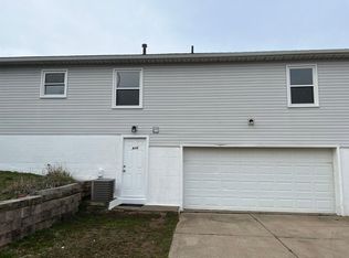 910 E Caston Rd, Uniontown, OH 44685