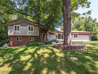 5900 Timberglade Dr, Bloomington, MN, 55438