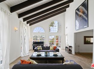 2289 Chelan Dr, Los Angeles, CA 90068