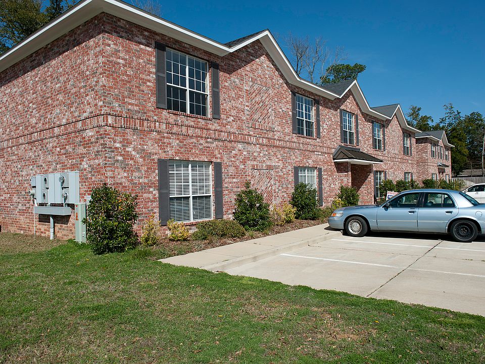 1st image of 119 Armand Oaks