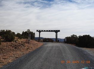 16 Calle Largo, San Jose, NM 87565