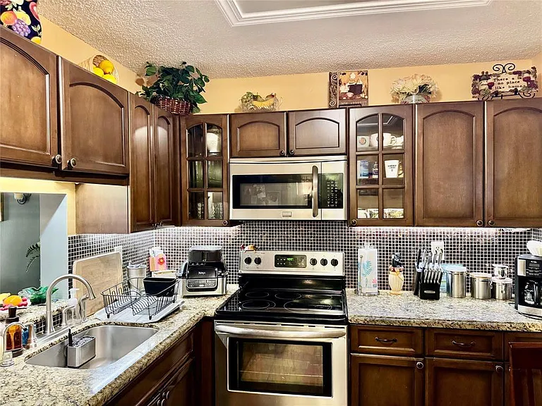1800 SW 81st Ave #1307 — Photo 14