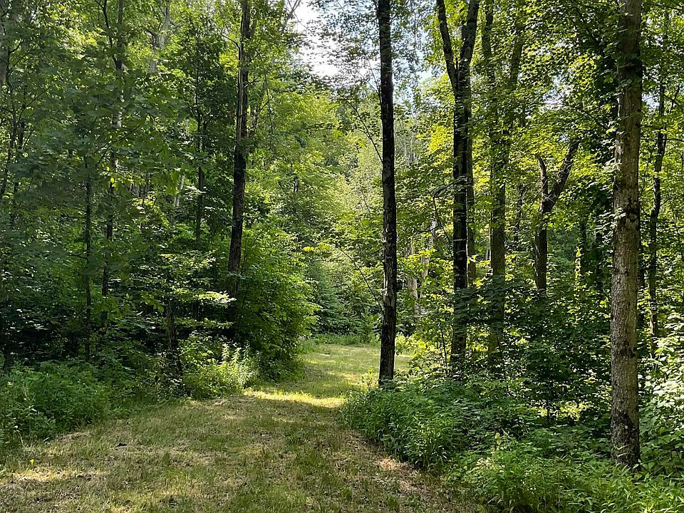 1st image of 8 Stone Ridge Rd