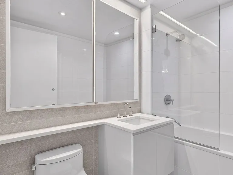 50 Riverside Blvd #8J — Photo 10