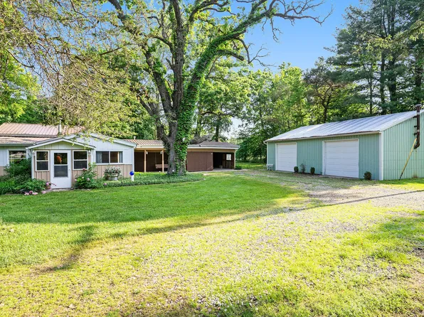 5885 W Irving Rd, Hastings, MI 49058