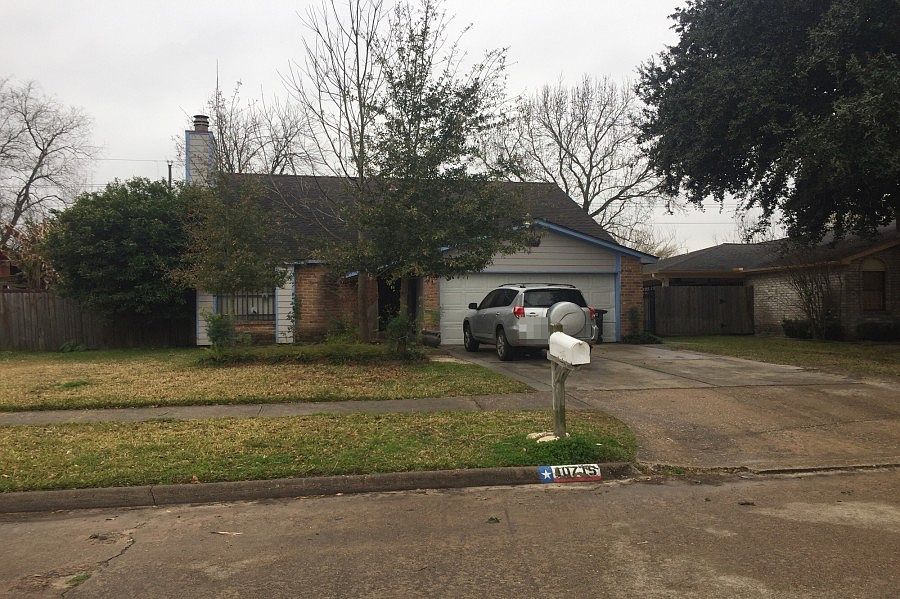 1st image of 10715 Heather Hill Dr