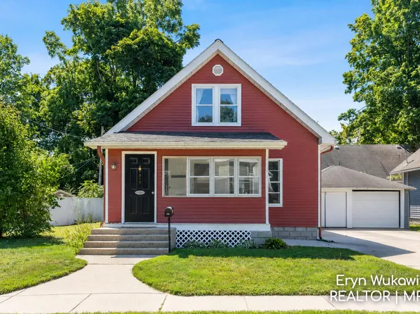 317 W Montcalm St, Greenville, MI 48838