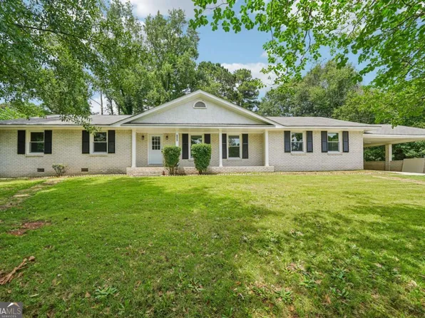 1352 White Oak St SE, Conyers, GA 30013