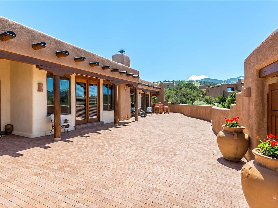 1st image of 1359 Barranca De Oro