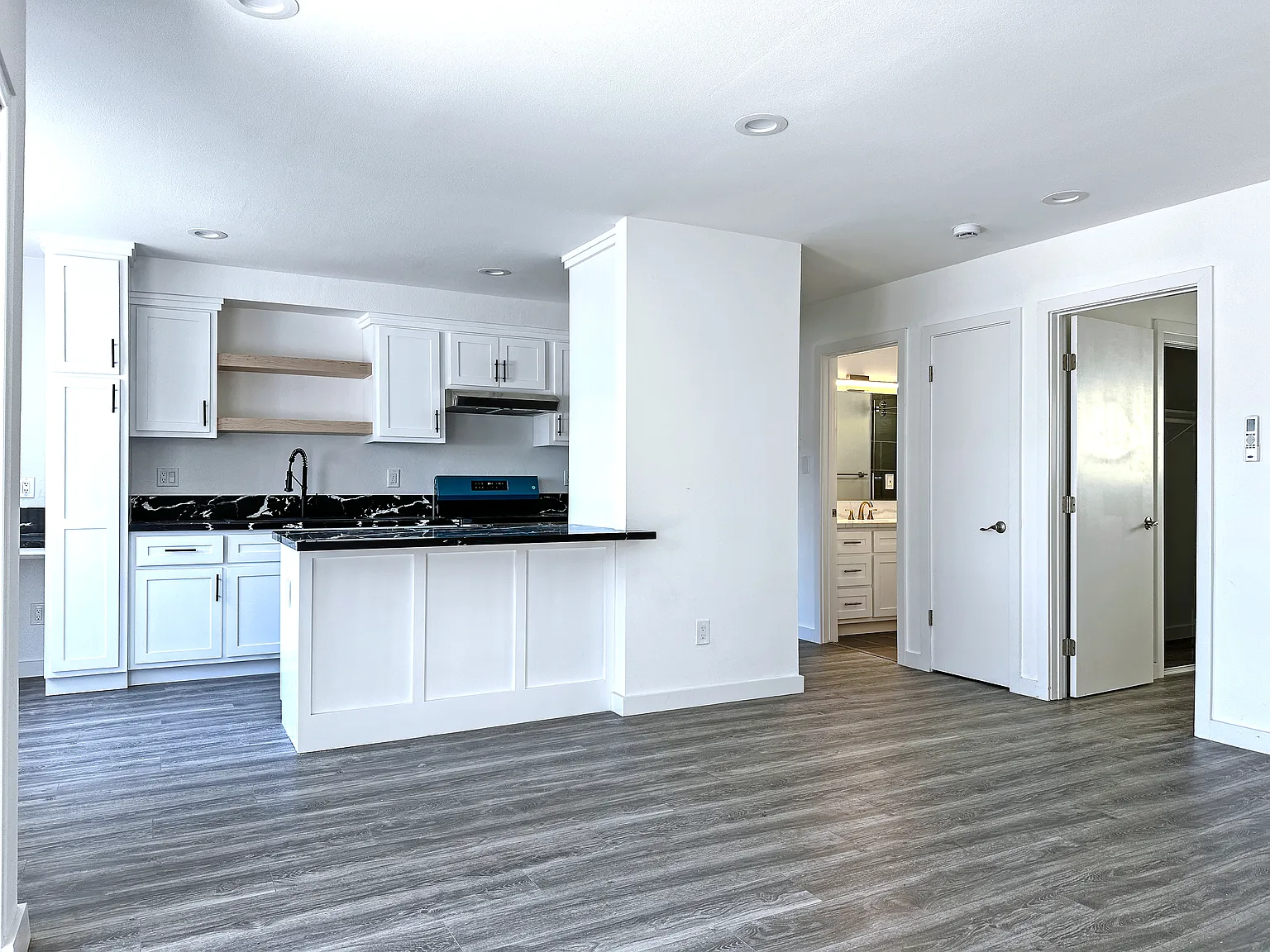 1 bed, $2,295 — Photo 2